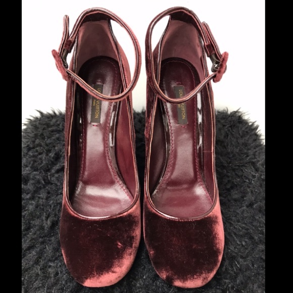 LOUIS VUITTON Colleen Velvet Pumps - Picture 1 of 4